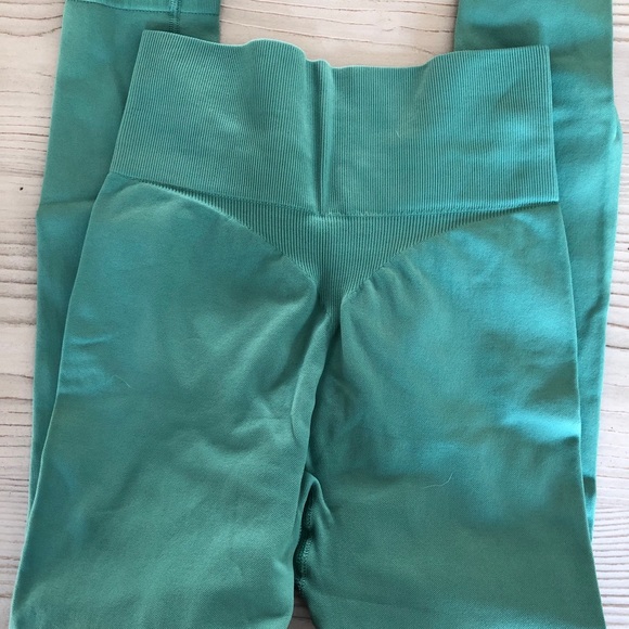 TALA Zinnia Legging - Picture 2 of 5